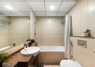 Bay Central Modern Studio - 4