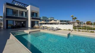 Aqua Beachfront Villas - Villa 2 - 8