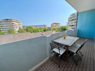 Modern apartment with balcony - 0