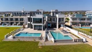 Aqua Beachfront Villas - Villa 2 - 0