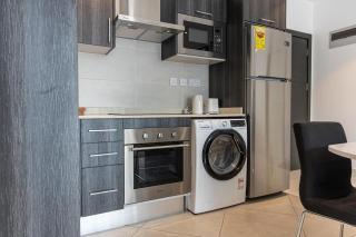 Casa Imperial 2BR Pool View Unit, Embassy Gardens Cantonments - 6