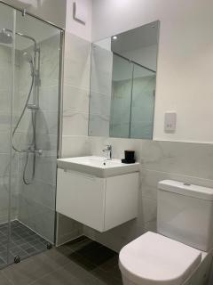 Casa Imperial 2BR Pool View Unit, Embassy Gardens Cantonments - 2