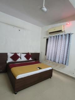 Hotel Aradhana - 4