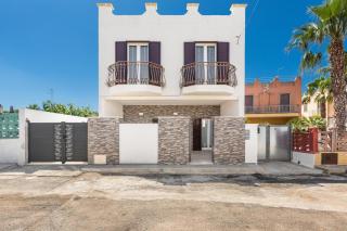 Azure Bay Luxury Villa - 4