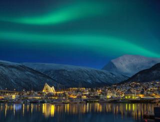 Charming 2BR Tromso Home Wi-Fi & Heater - 0