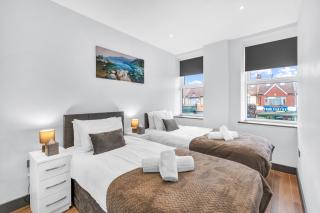 Lux 2BR 1BA 30 Mins Central London - 6