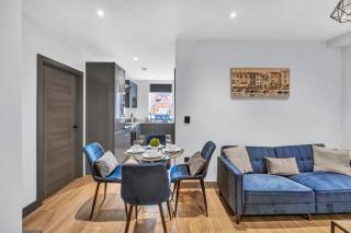Lux 2BR 1BA 30 Mins Central London - 0