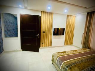 Eiffel Luxora Daisy one bed - 9