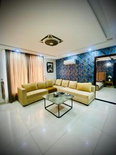 Eiffel Luxora Daisy one bed - 2