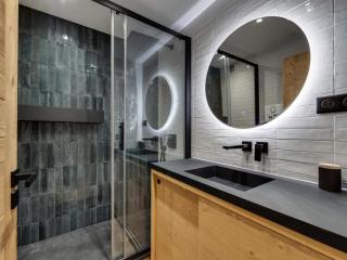 Résidence Val D'isere Village - Appartement entièrement rénové Ski aux pieds Balcon MAE-3373 - 1