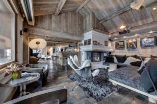 Chalet features six en suite bedrooms - 7