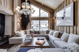 Chalet features six en suite bedrooms - 6