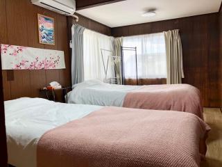 Minpaku SAKURA 民泊 戸建貸切 彦根城まで車10分 無料駐車場 普通2台小型1台 - 7