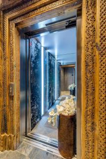 Chalet is located in the very heart of Val d'Isere - 5