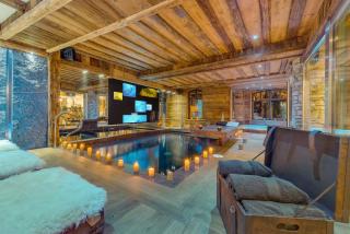Chalet is located in the very heart of Val d'Isere - 1