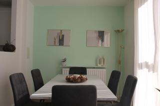 Modern 2-Bedroom Flat with Balcony - 2