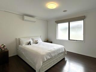 Charming 4Br 2Ba Family Retreat-Close Airport, CBD - 4
