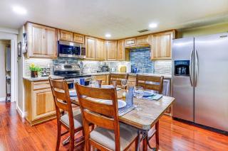 Mountain Lovers Retreat Close to SLC and Skiing - 9