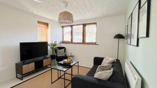 Station 5 Minutes, Free Wifi , Smart TV - 8