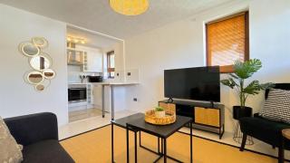 Station 5 Minutes, Free Wifi , Smart TV - 2