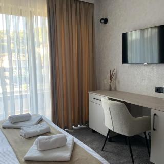 Zlate Home - 3