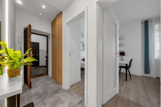 Old Town Warsaw Apartment 2BR Sleeps 6 Family-Friendly - 9