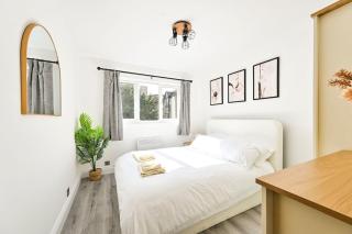 1 Bed flat in London with Free Parking - 9
