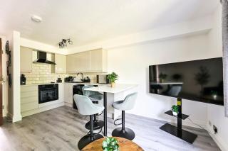 1 Bed flat in London with Free Parking - 6