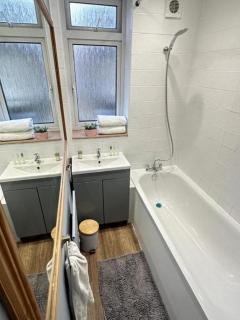Beautiful Family Three Bedroom Apartment In Paddington - 7