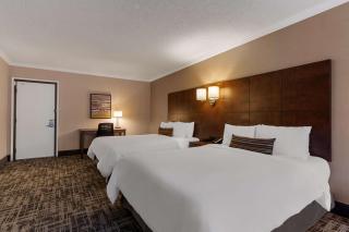 Best Western Ville-Marie Montreal Hotel & Suites - 1