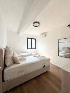Moréa Montenegro- Modern, Sea View & Balcony - 4