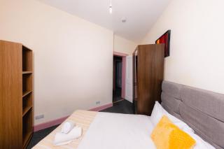 Charming Calton Hill Apartment - 3