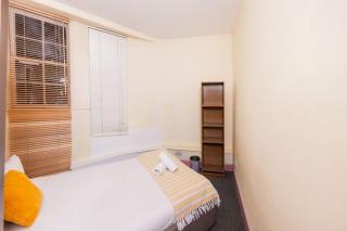 Charming Calton Hill Apartment - 2