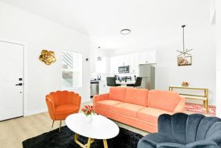 Luxury Brand New and Fully Furnished 3BR Apt Close to Downtown - 7