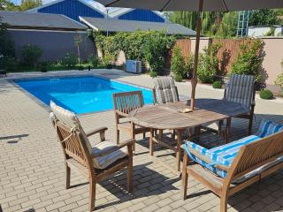 Pool and apartment - 8