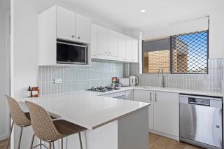 Spacious 1-Bed in the Heart of Teneriffe - 7