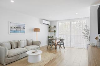 Spacious 1-Bed in the Heart of Teneriffe - 3