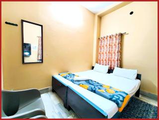 Hotel Teerth Guest House Near 90 Meter From Shree Kashi Vishwanath TEMPLE AND GANGA ARTI DASHASHWAMEDH GHAT - Prime Location #Fully Air Conditioned Rooms -Restaurant #Wi-fi Facility - Best Seller In Varanasi - 8
