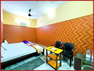 Hotel Teerth Guest House Near 90 Meter From Shree Kashi Vishwanath TEMPLE AND GANGA ARTI DASHASHWAMEDH GHAT - Prime Location #Fully Air Conditioned Rooms -Restaurant #Wi-fi Facility - Best Seller In Varanasi - 1