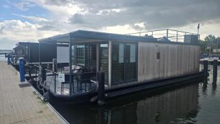 Castalia Houseboat met uitzicht over het Sneekermeer - 0