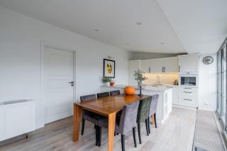 Domillion Amazing 3bdr Penthouse with Terrace MZ28 - 9