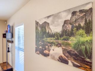 Studio Loft Near Yosemite with Kitchenette - 4