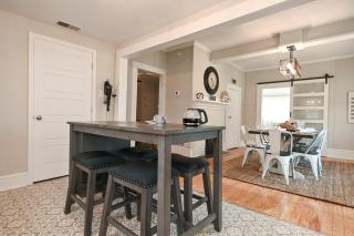 The Bulldog Farmhouse - 100 year old home - 2