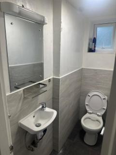 Luton Town Rooms available - 8