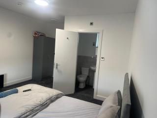 Luton Town Rooms available - 7