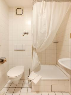 Studio Apartment Berlin Mitte 37m2 - U-Bahn Leopoldplatz by Rooms Berlin - 3