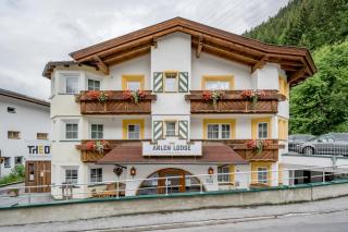 Arlen Lodge Hotel - 0