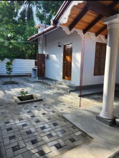 Entire 2 Bedroom Villa in Jaffna - Jaffna - 3