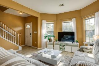11 Mi to Dtwn Houston Pet-Friendly Home with Yard! - 0