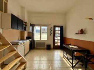 Studio cosy avec mezzanine et parking proche centre - 2